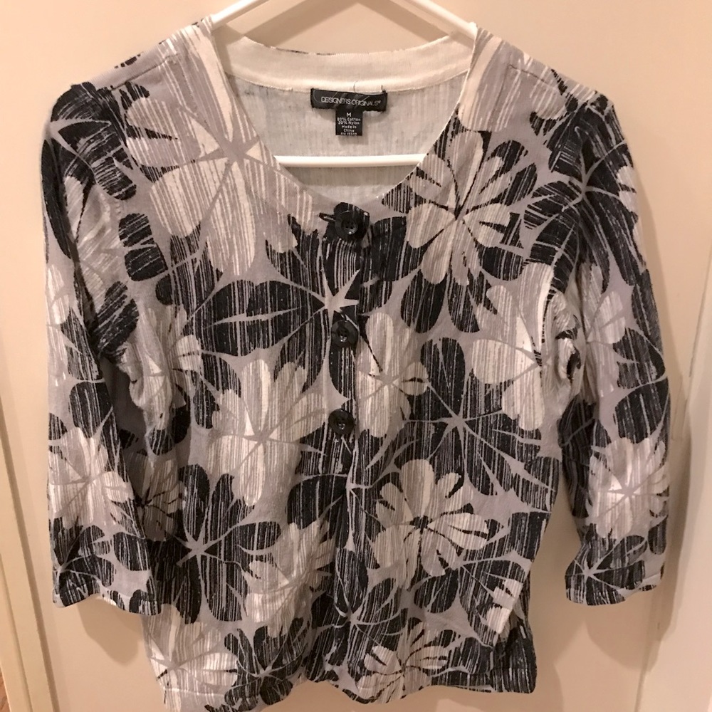 Cotton blend ladies sweater size M